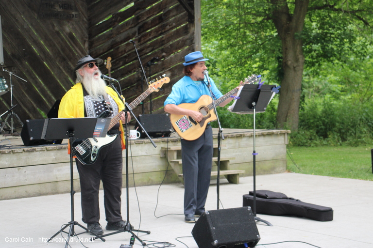 D'Arcy and Oz at 2 Creeks Festival